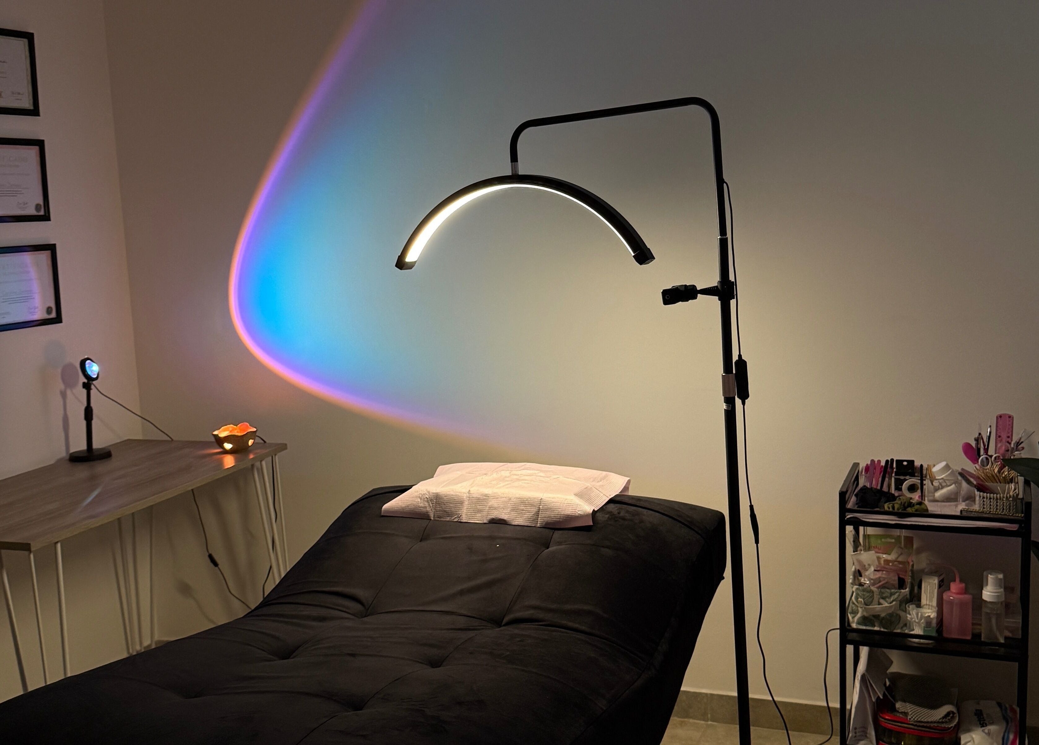 Sala de tratamiento con iluminación suave en kairoestudio.cz, Buenos Aires, ituzaingo, AR.