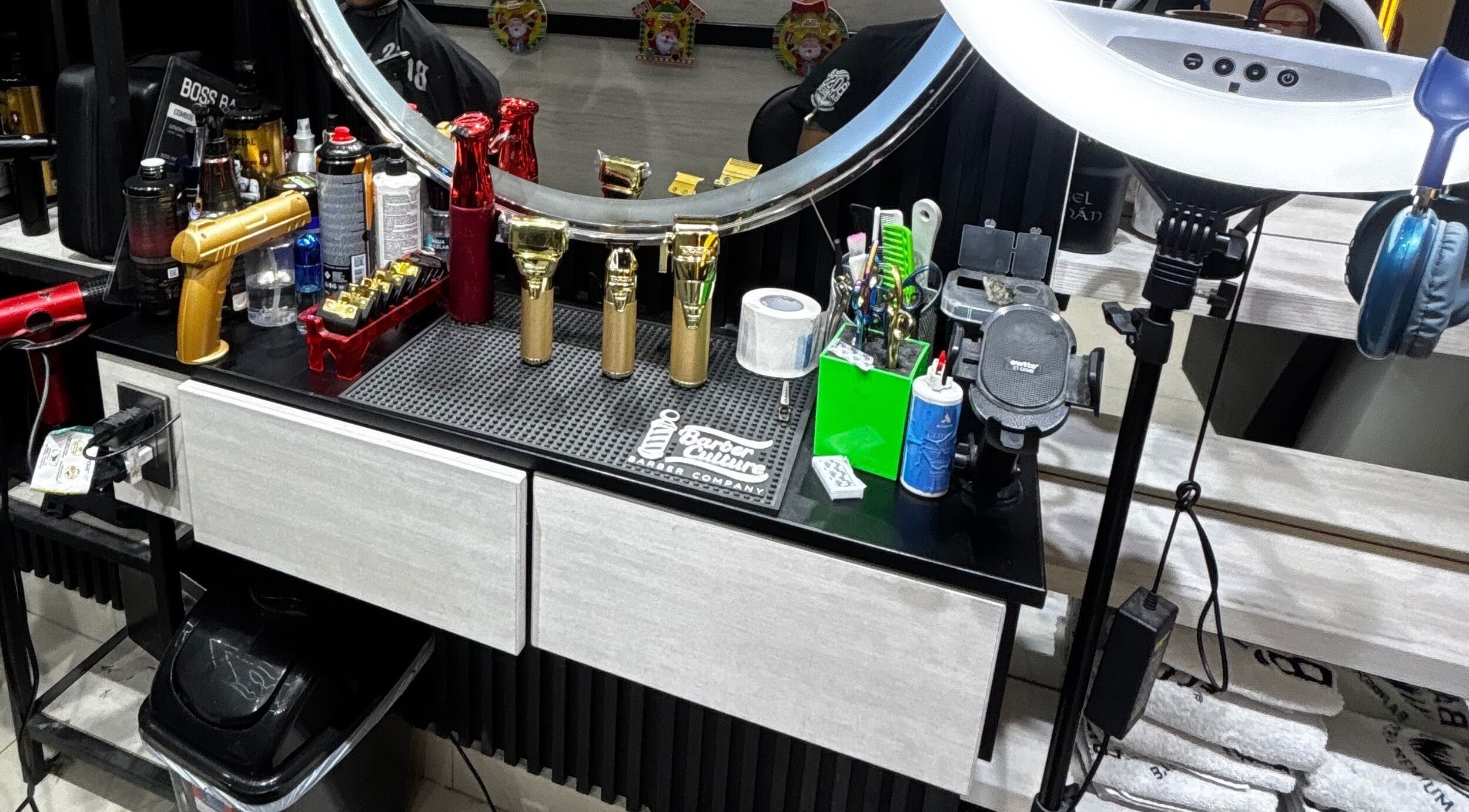 Professional barber tools at Ángel Guzmán (Barbero Profesional), San Borja, Provincia De Lima, PE.