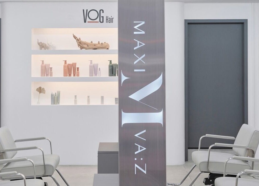 Elegant salon interior at Vog Hair Maxivaz - Sinpung Station, 서울특별시, 서울특별시, KR, highlighting modern decor.