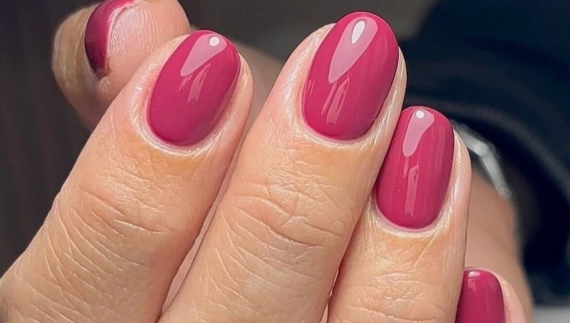 Unghie smaltate rosse a Fbeauty, Nocera Inferiore, Campania, IT. Perfetta cura delle unghie.