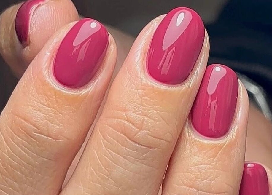 Unghie smaltate rosse a Fbeauty, Nocera Inferiore, Campania, IT. Perfetta cura delle unghie.