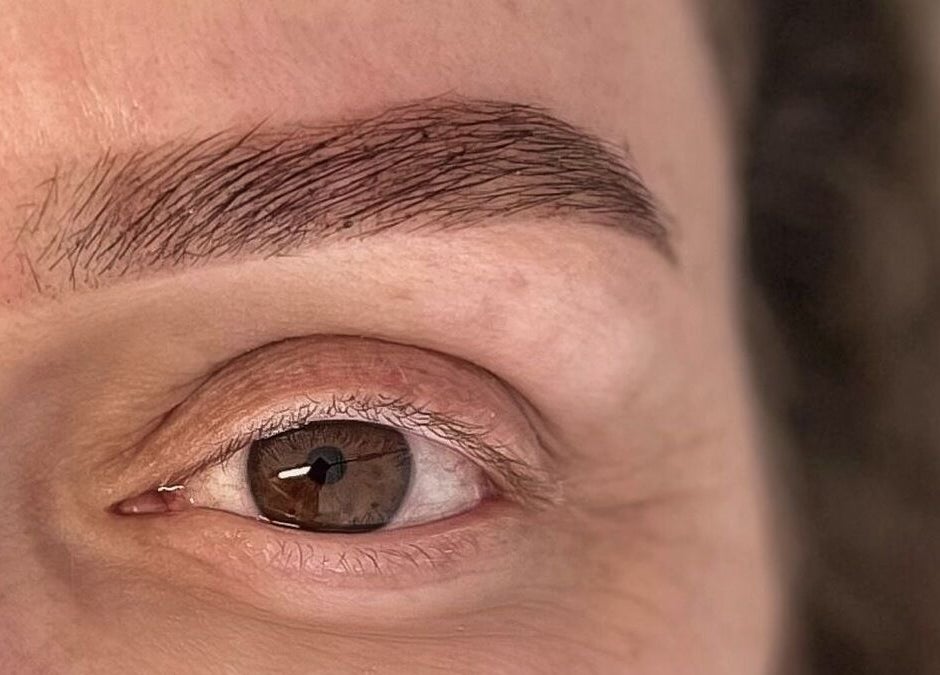 Sobrancelha bem definida no AC Beauty Care em Setúbal, Setúbal, PT. Cuidados de beleza e precisão.