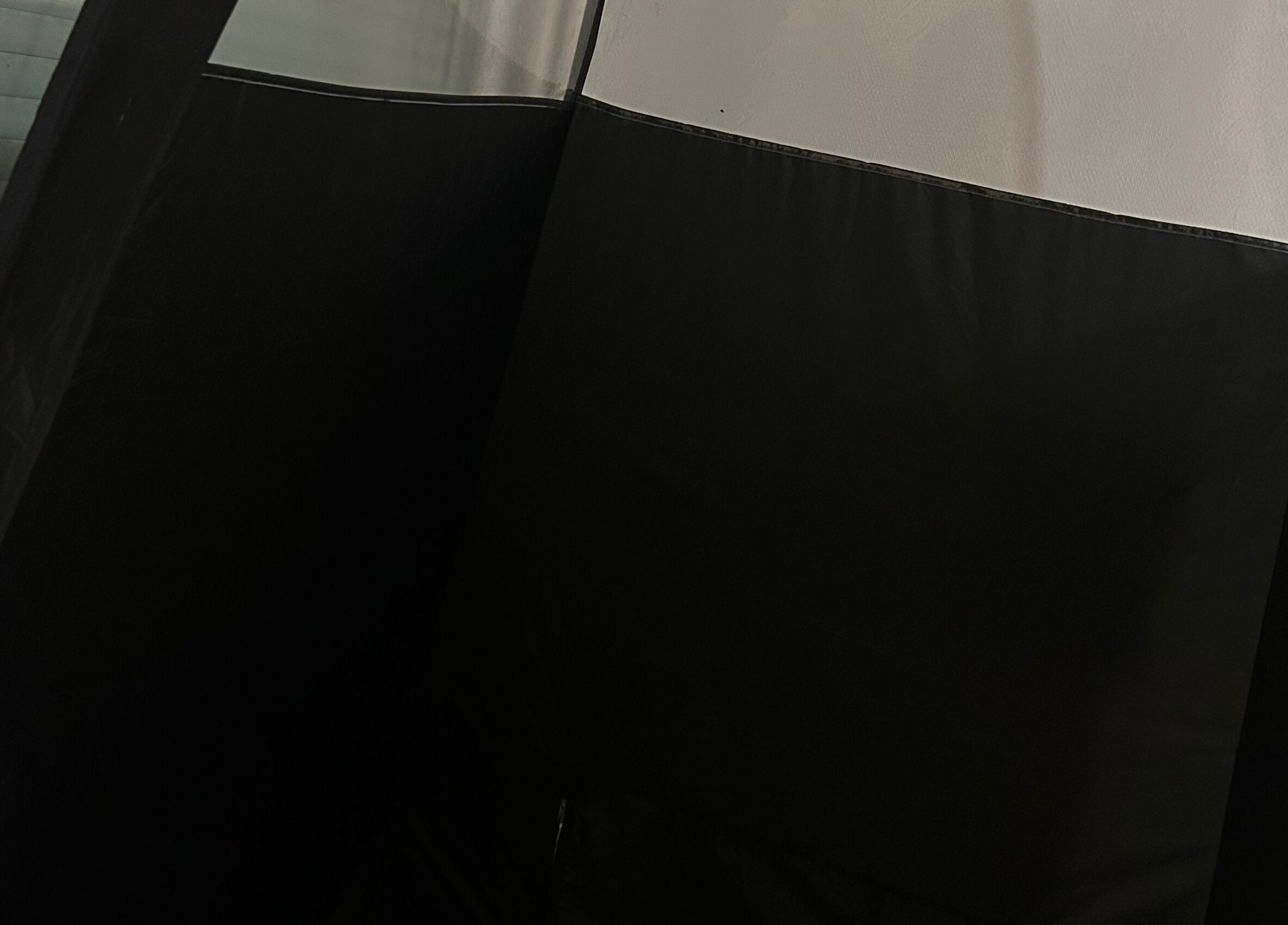 Cabine spa élégante de GLOW LYON à Vaulx-en-Velin, Auvergne-rhône-alpes, FR, offrant détente et bien-être.