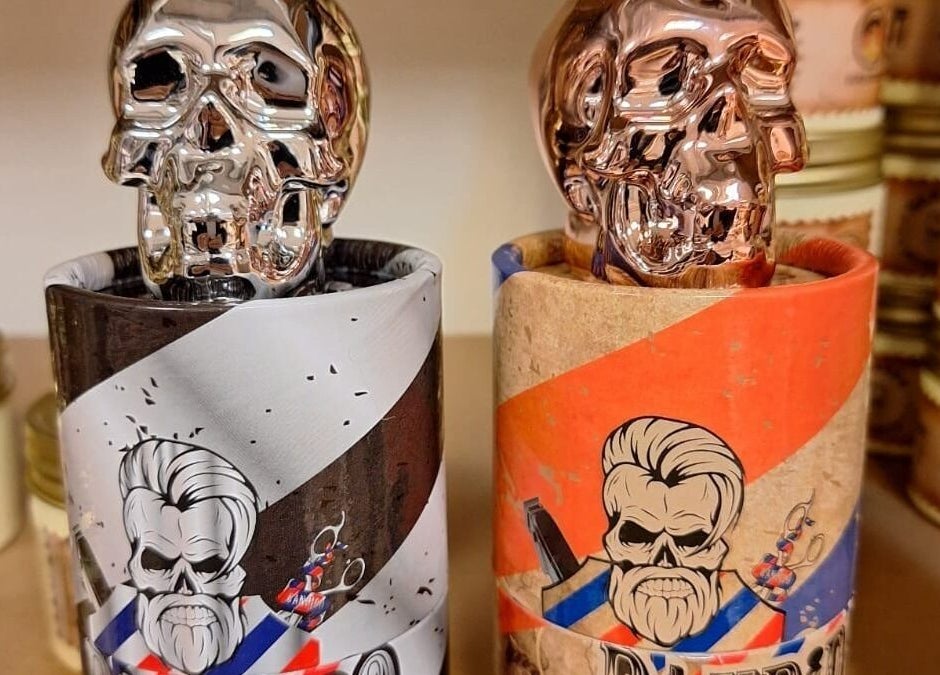 Unike hodeskallebeholdere på Leopard Barbershop, Trondheim, Trøndelag, NO.