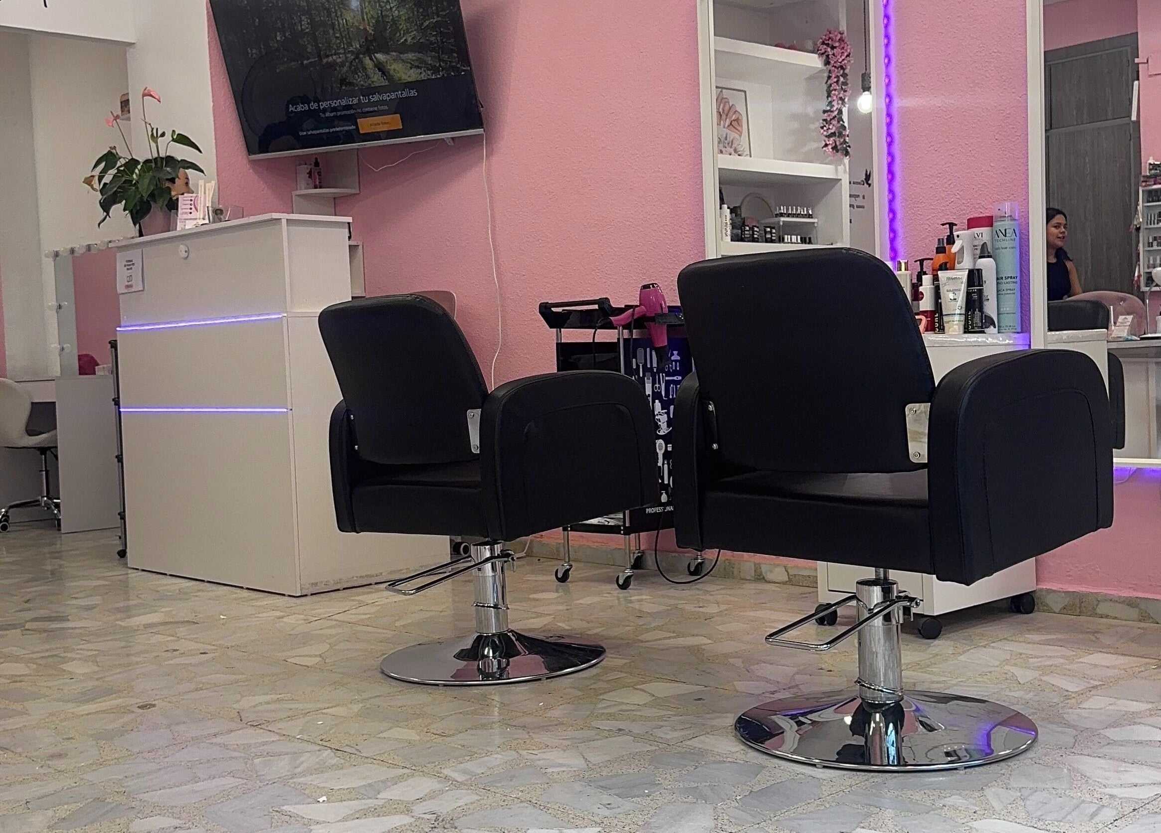 Interior moderno de CENTRO DE BELLEZA PIFFERRER en Alcalá De Henares, Comunidad De Madrid, ES.