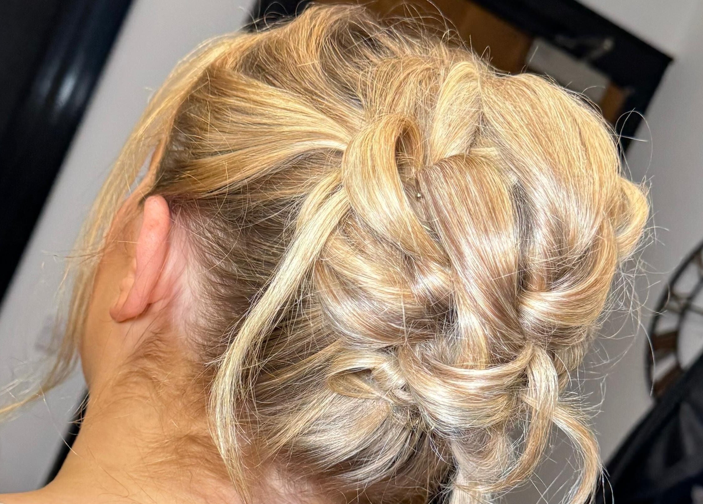 Elegant blonde updo hairstyle at kaileigh-Jane Gray hair in Falkirk, Scotland, GB.