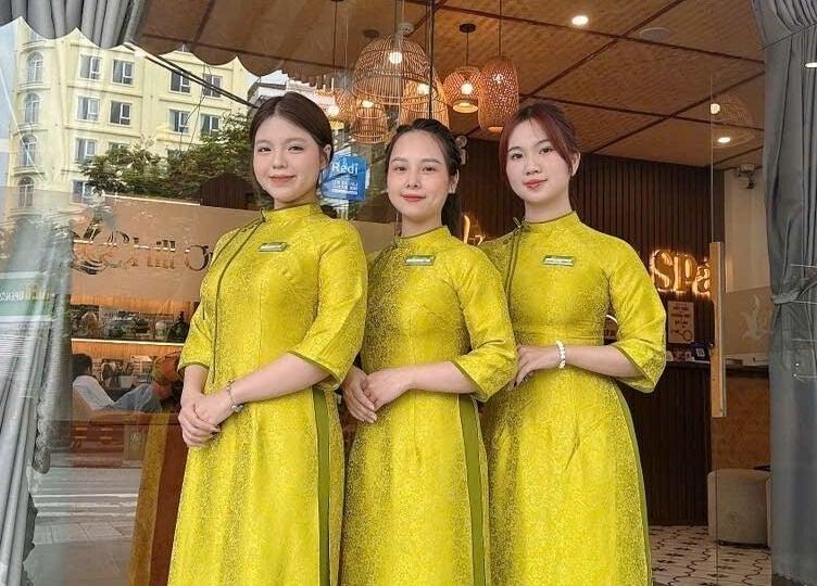 Staff at Chill Out Spa & Massage - 60 Do Ba, Ngu Hanh Son, Da Nang, Viet Nam, Đà Nẵng, Đà Nẵng, VN.