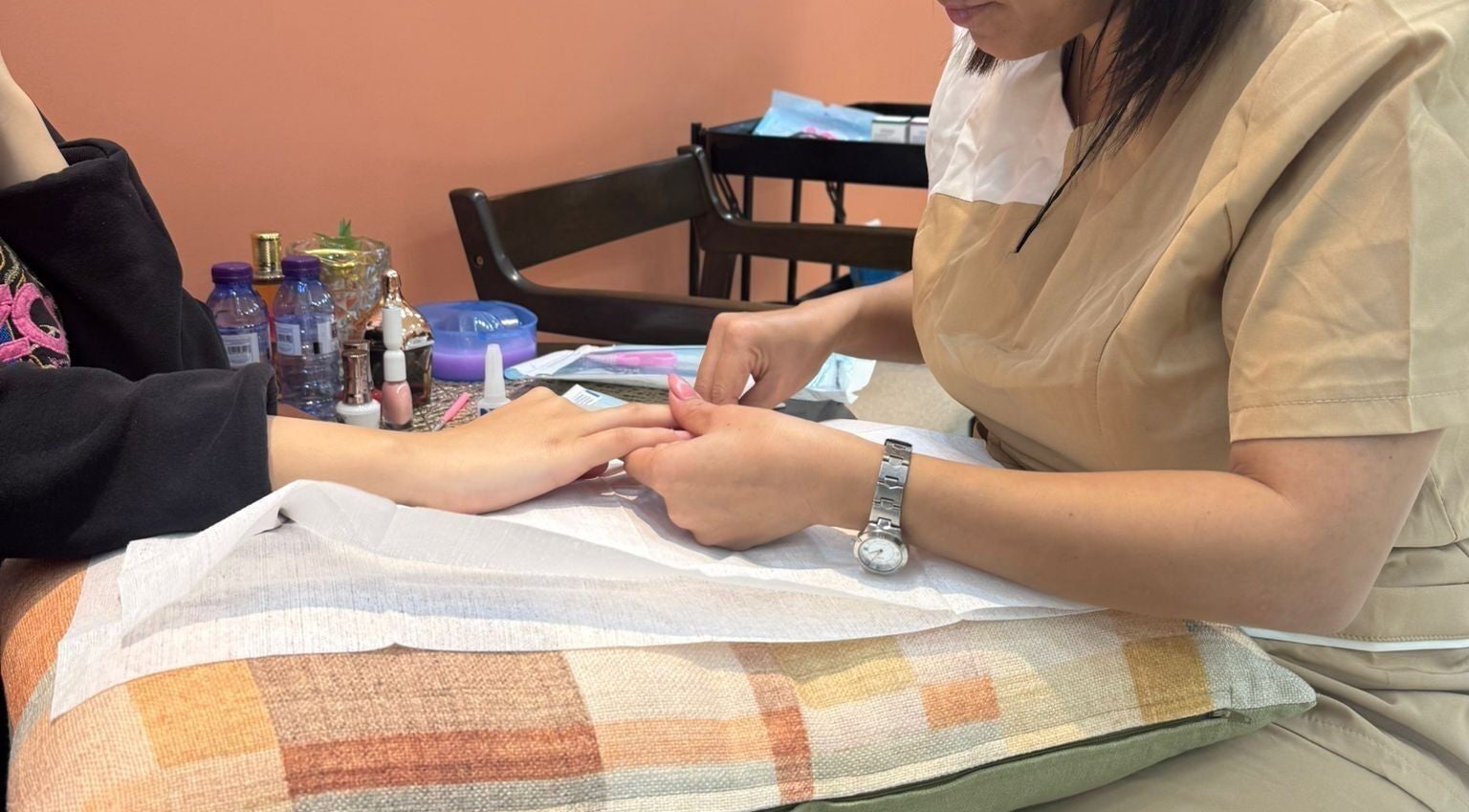 Manicure service at Remal Beauty Salon, Zinj, Muḥāfaẓat Al-ʿāṣimah, BH.