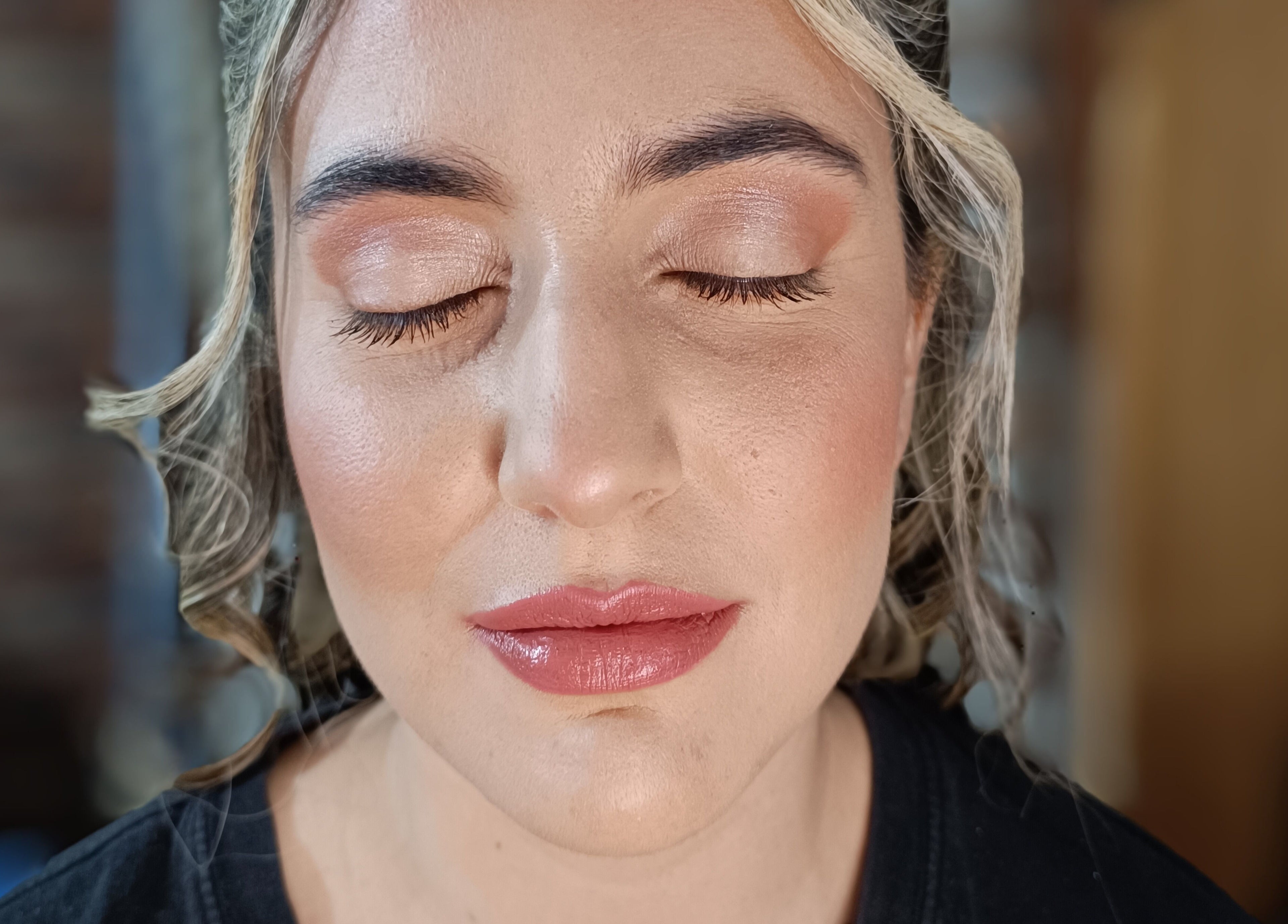 Mujer con maquillaje sutil en Lucía Salvo | Maquilladora Social, Montevideo, Departamento De Montevideo, UY.