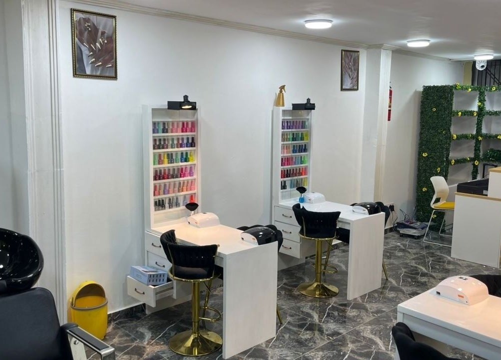 Espace manucure moderne à Eminence Beauty and Spa, Yaoundé, Région Du Centre, CM.