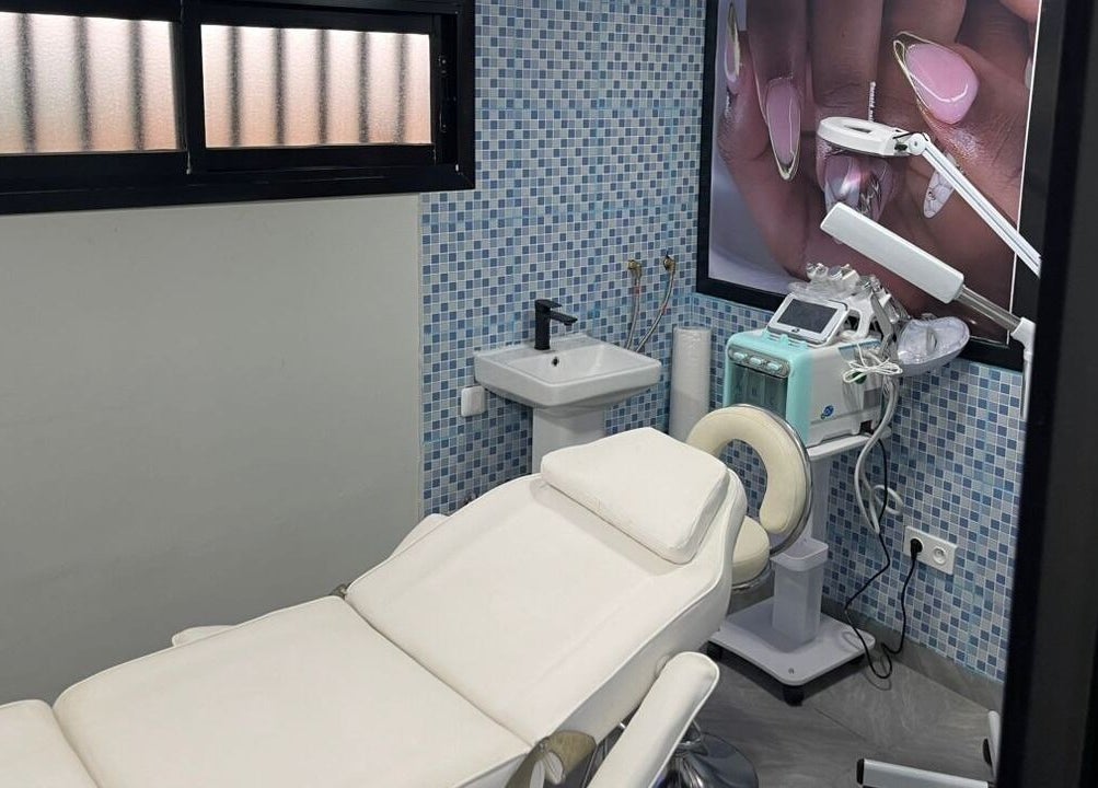 Salle de soins modernes à Eminence Beauty and Spa, Yaoundé, Région Du Centre, CM. Confort et sérénité garantis.