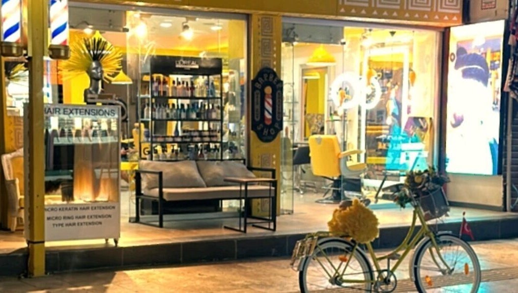 Front view of TARKAN’S LONDON PROFESSIONAL HAIRDRESSER, Muğla, Muğla, TR, showcasing stylish barber decor.