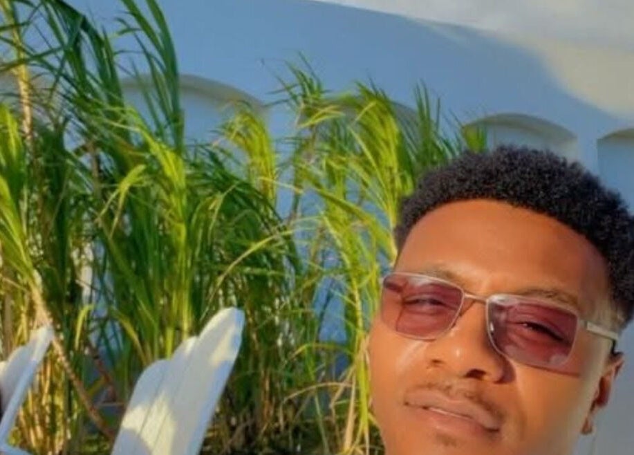 Outdoor relaxation area at Elite Kutz and Stylz LLC, Tupelo, Mississippi, US, with lush greenery and seating.