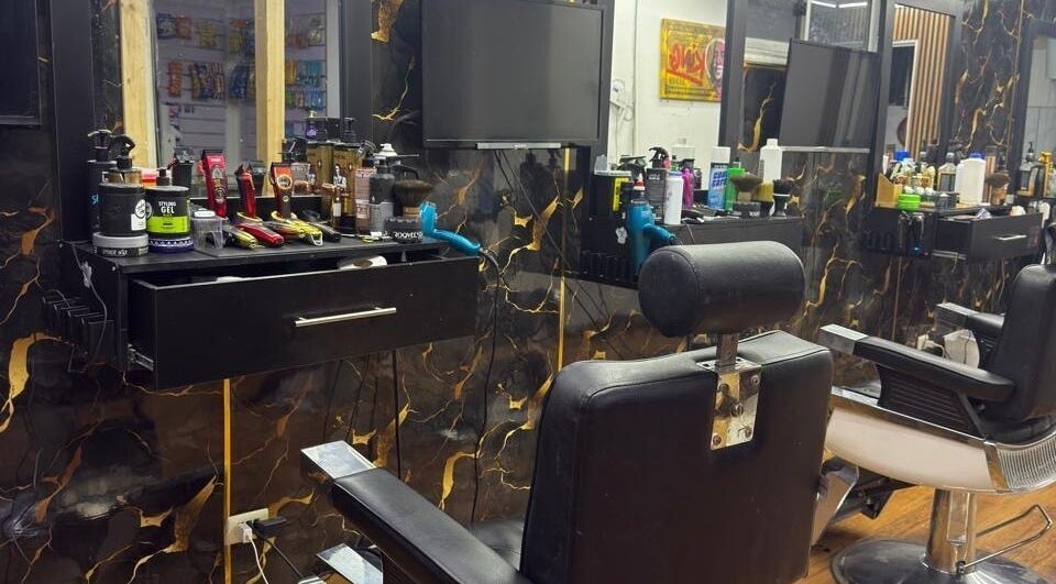 Elegant barber chairs and tools at The Lion Barber, Quilicura, Región Metropolitana, CL.