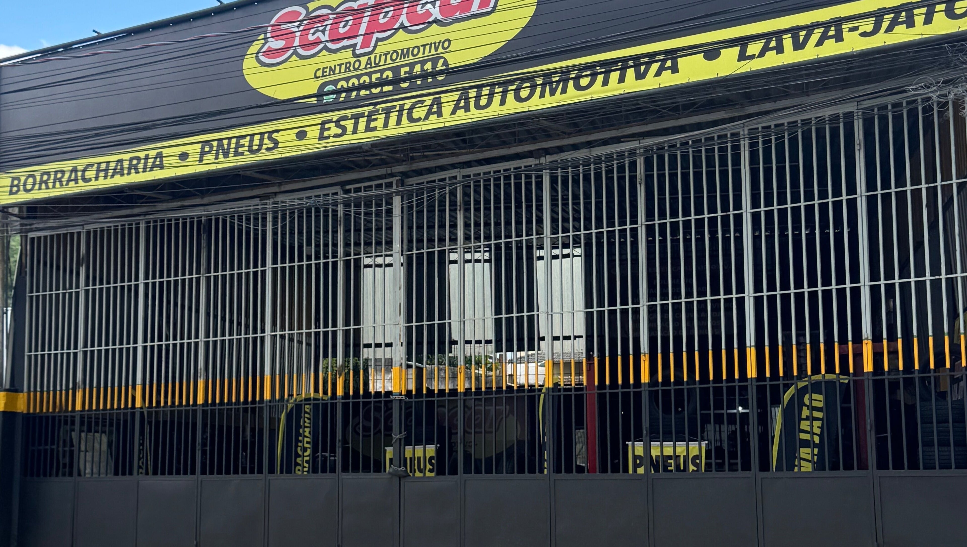 Fachada do Scapcar em Rio De Janeiro, especializada em estética automotiva.