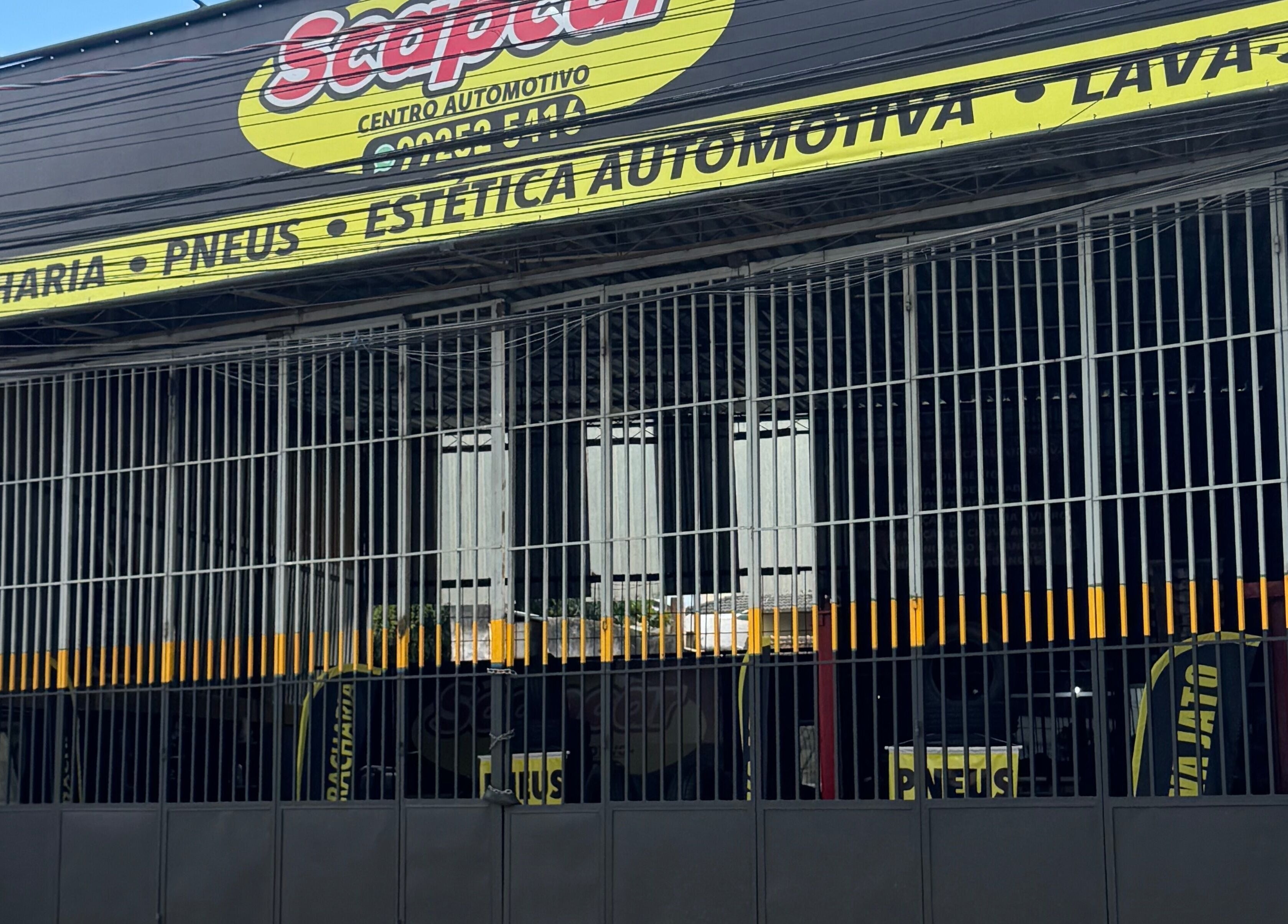 Fachada do Scapcar em Rio De Janeiro, especializada em estética automotiva.