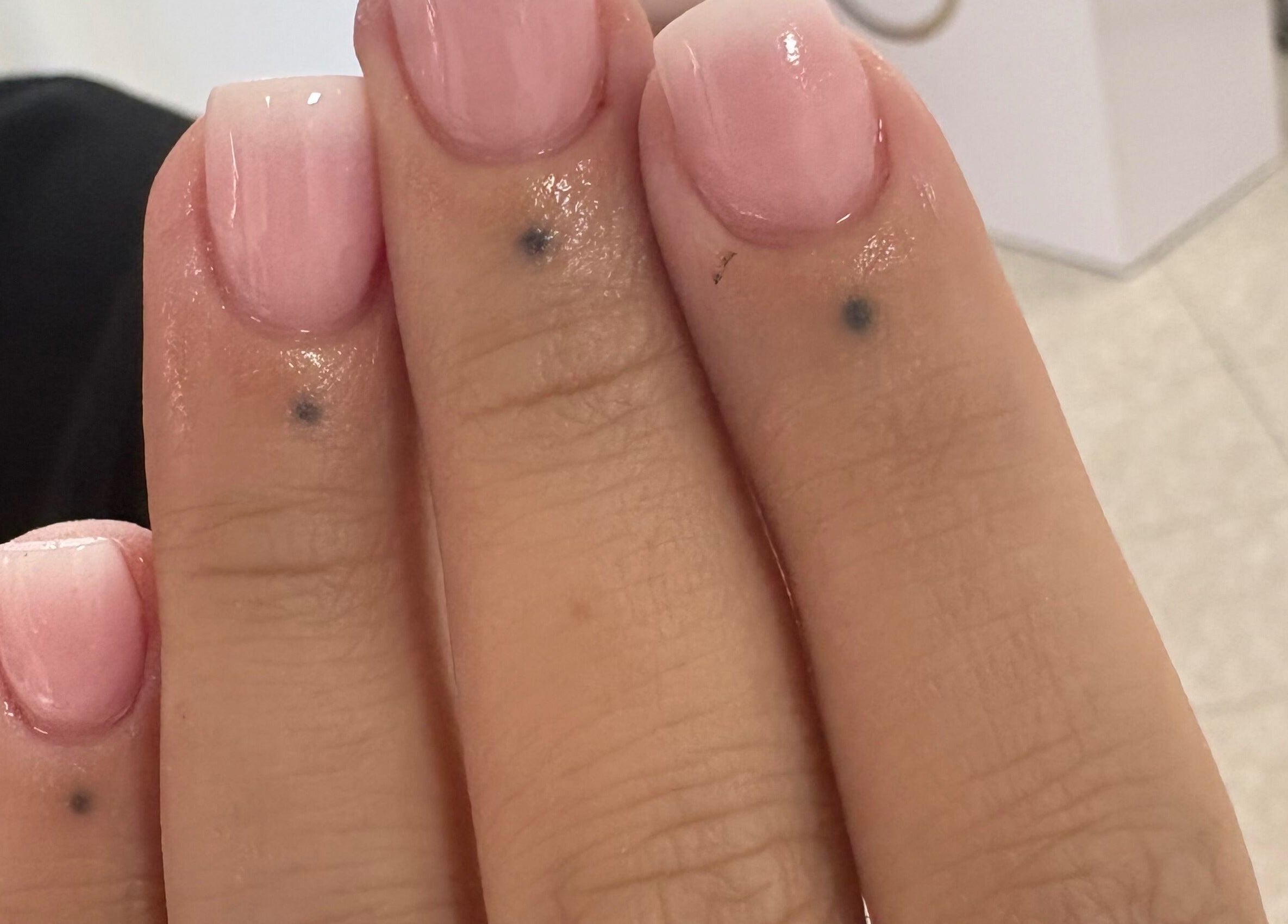 Uñas rosas brillantes en Tatty’sNails, Fuenlabrada, Comunidad De Madrid, ES, ideales para un look elegante.