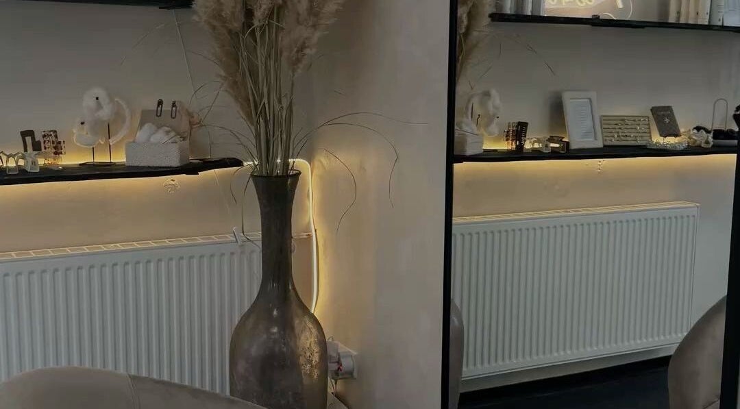 Serene shelf display with pampas grass at Justslaystore, Duisburg, Nordrhein-westfalen, DE.