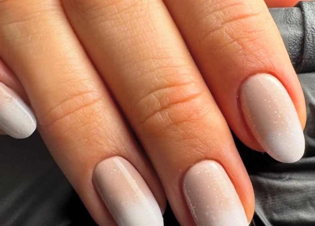 Элегантный маникюр от NailsByLilyy, Нью-Йорк, США.