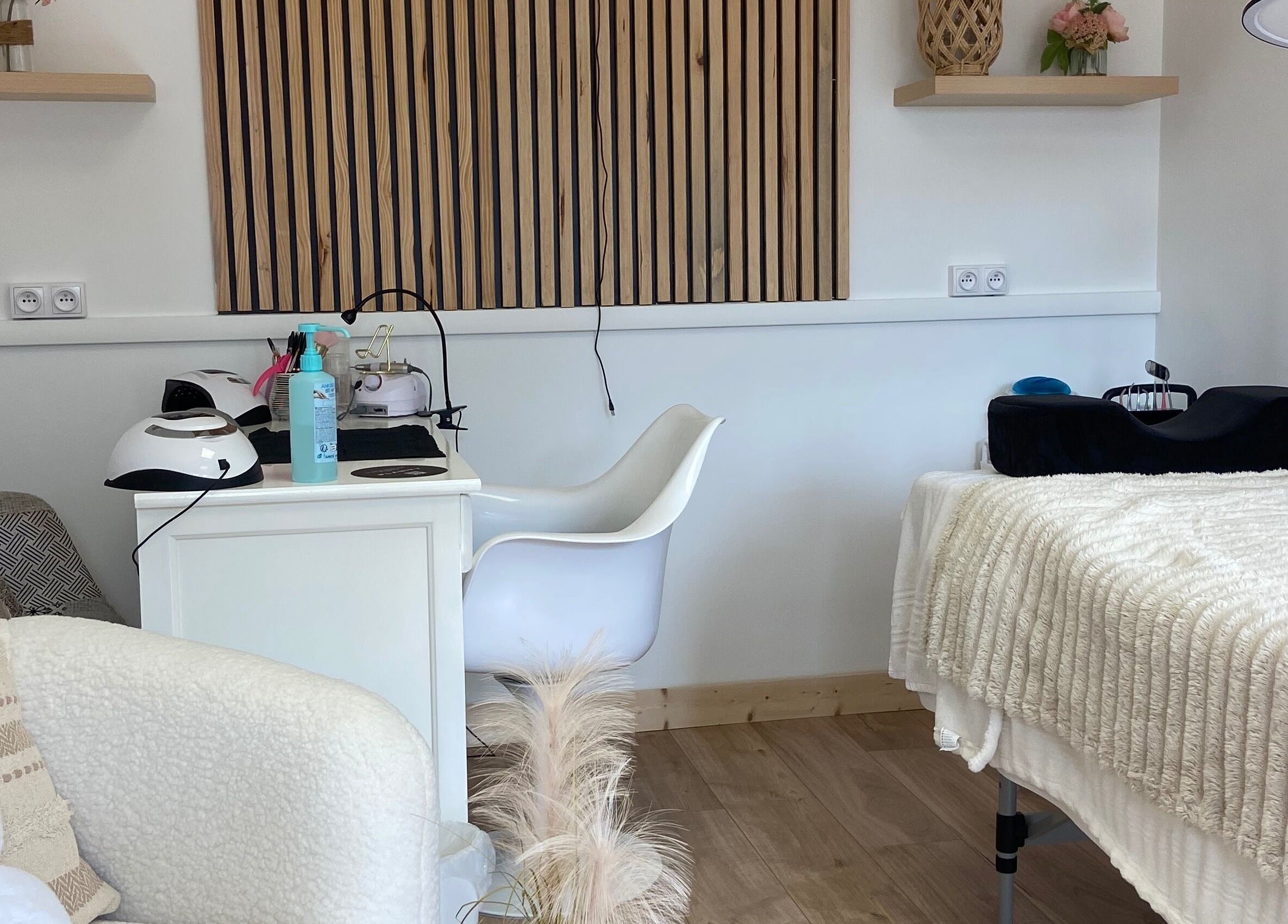 Espace beauté Les déesses Institut à Épretot, Normandie, FR avec décor relaxant et équipements modernes.