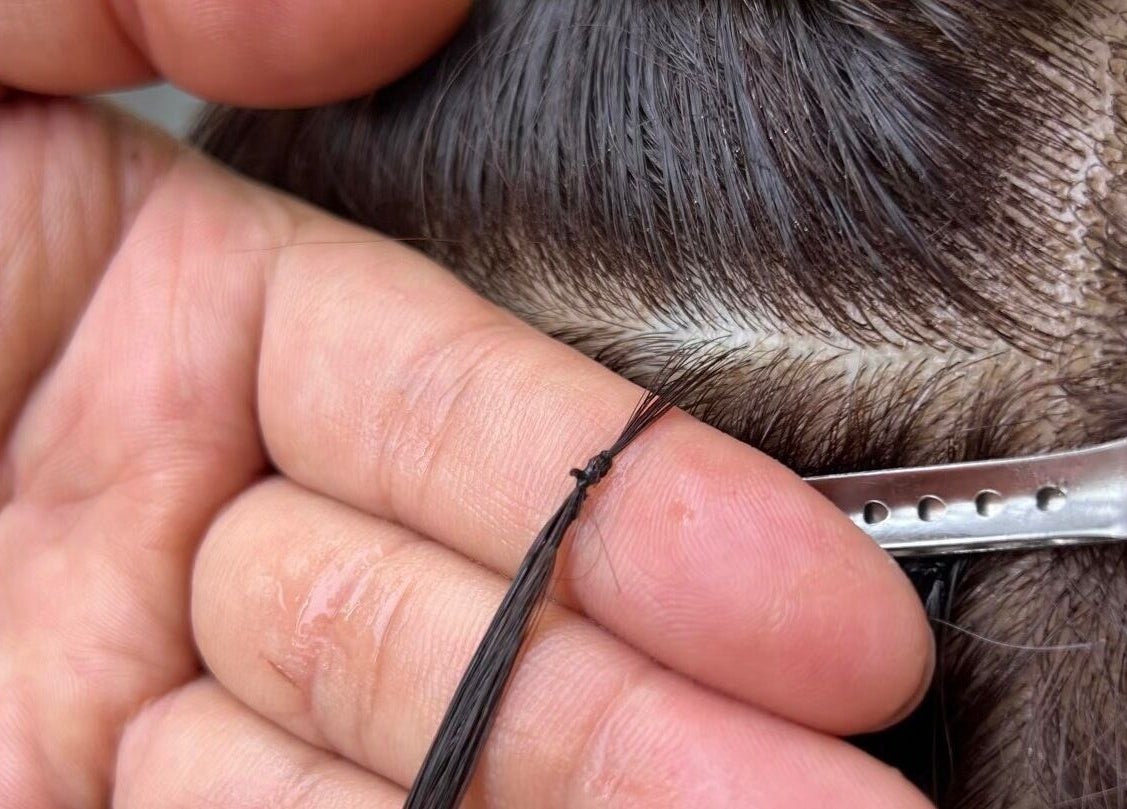 在南澳大利亚阿德莱德的Adelaide Hair Extensions手工接发展示。