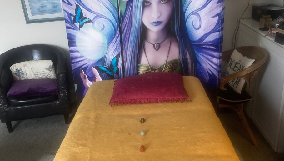 Hình ảnh 1 của Healing Hands