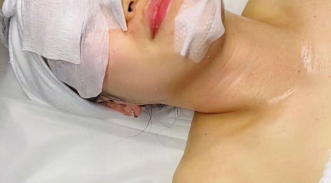Relaxing facial treatment at M.N.M Beauty Bar in Roselands, New South Wales, AU, showcasing skincare expertise.