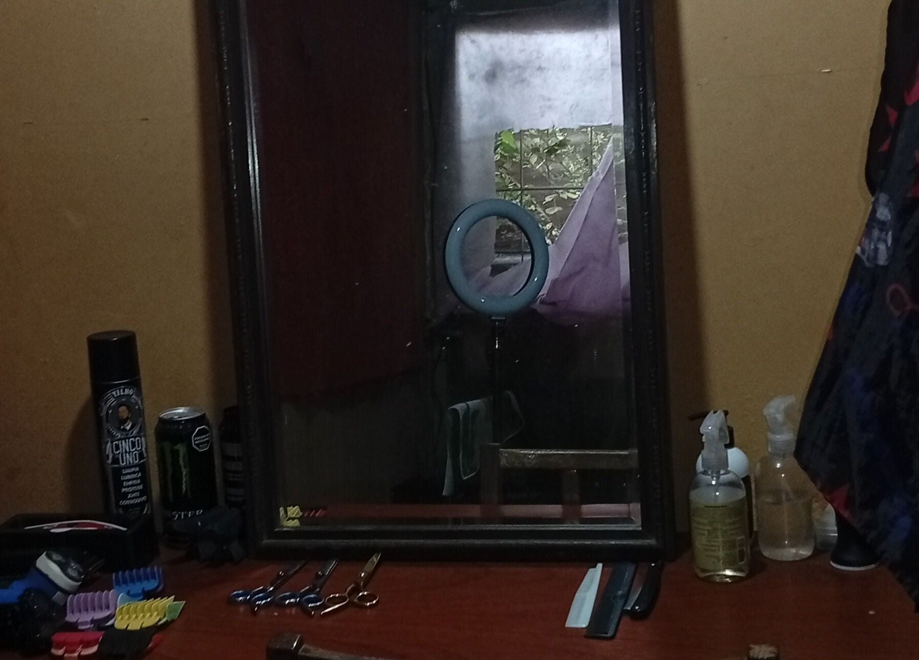 Estación de trabajo en Ramma.Barbeshop, Concepción Del Uruguay, Entre Ríos, AR, con herramientas de peluquería