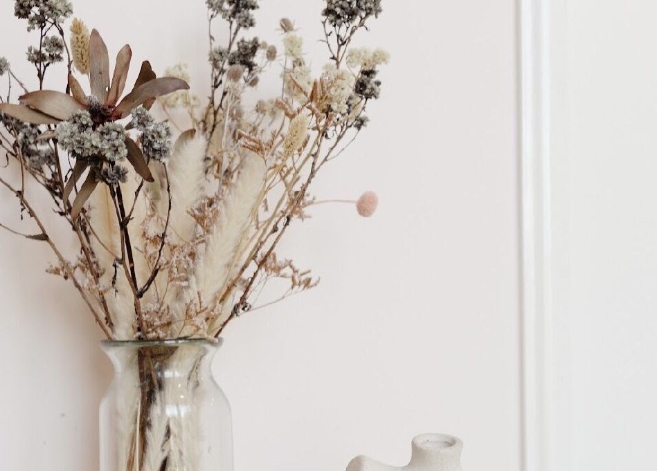 Chic dried floral arrangement at Beauty Art. Studio, Tijuana, Baja California, MX.