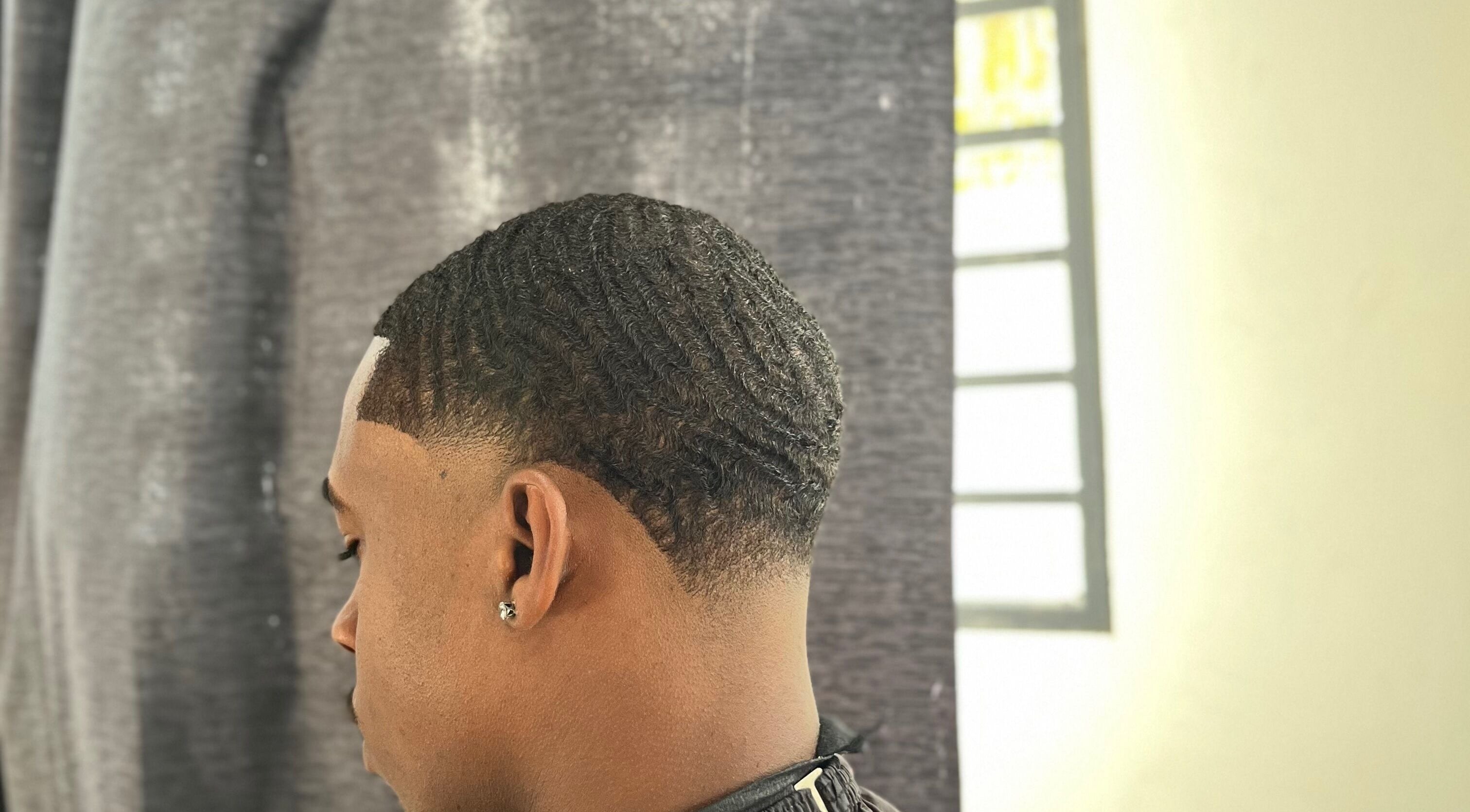 Close-up of a fresh fade haircut with waves at JAYHUNCHO the barber, Paramaribo, Paramaribo, SR.