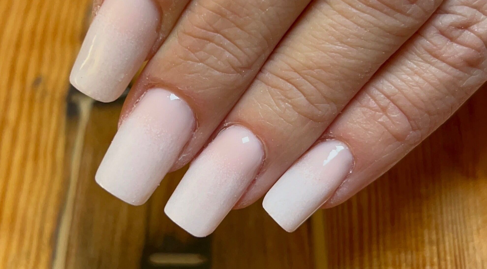 Manucure élégante à Mymy’s Nails, Le Val, Provence-alpes-côte D'azur, FR.