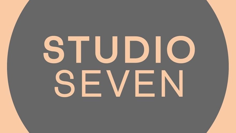 Studio Seven – obraz 1