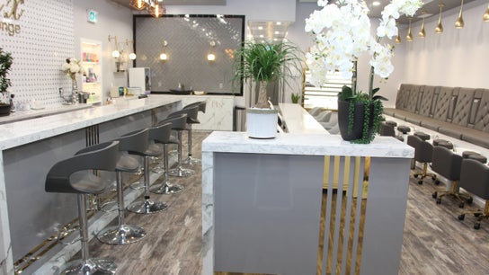 MLux Spa & Nails Lounge