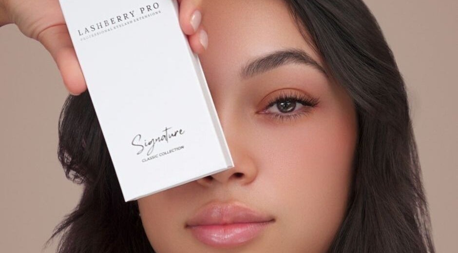 Primer plano de pestañas con Pihli Ohlau Lashberry Pro en San Bartolomé De Tirajana, Canarias, ES.