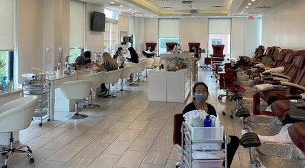 Uptown Galleria Nails and Spa kép 2