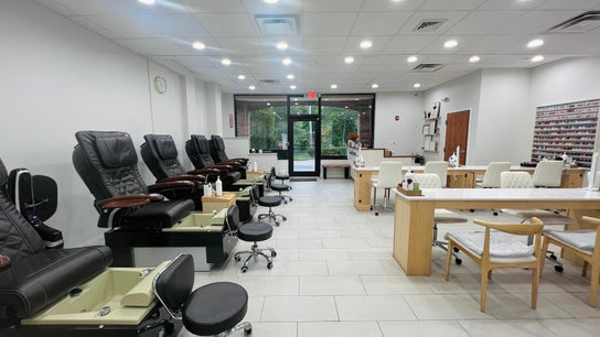 CenDeluxe Nail Spa