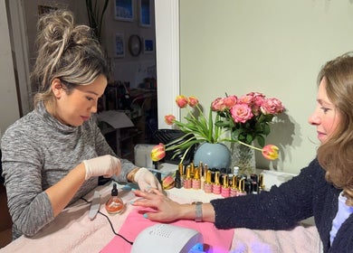 B Yo Uty Hair and Beauty Mobile Service offers manicure in London, England, GB, enhancing nail beauty.