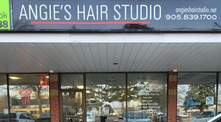 Imagen 2 de Angie's Hair Studio Pickering