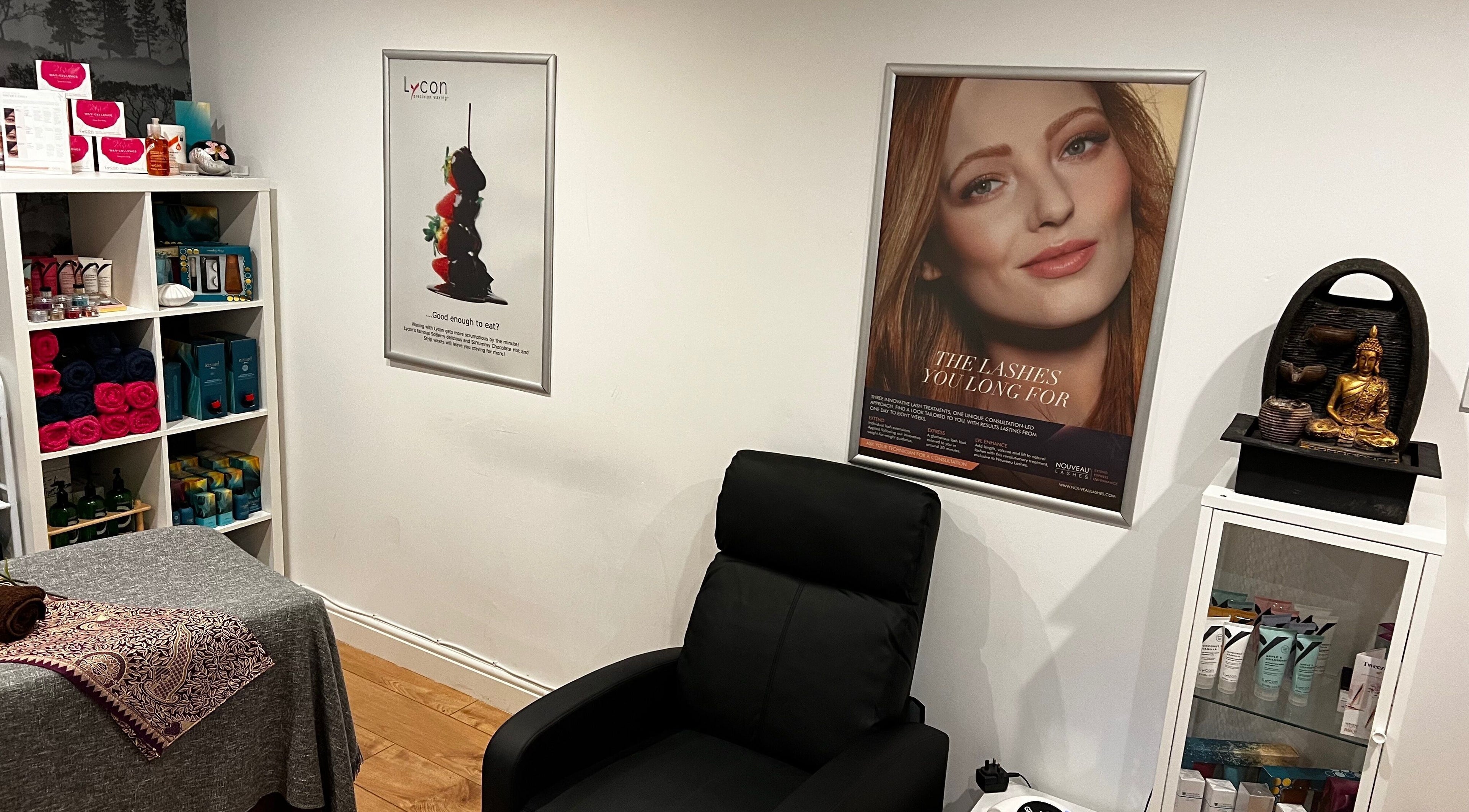 Interior of Archfit Beauty by Rabia Ehsan in Birmingham, England, GB showcasing a relaxing treatment room.