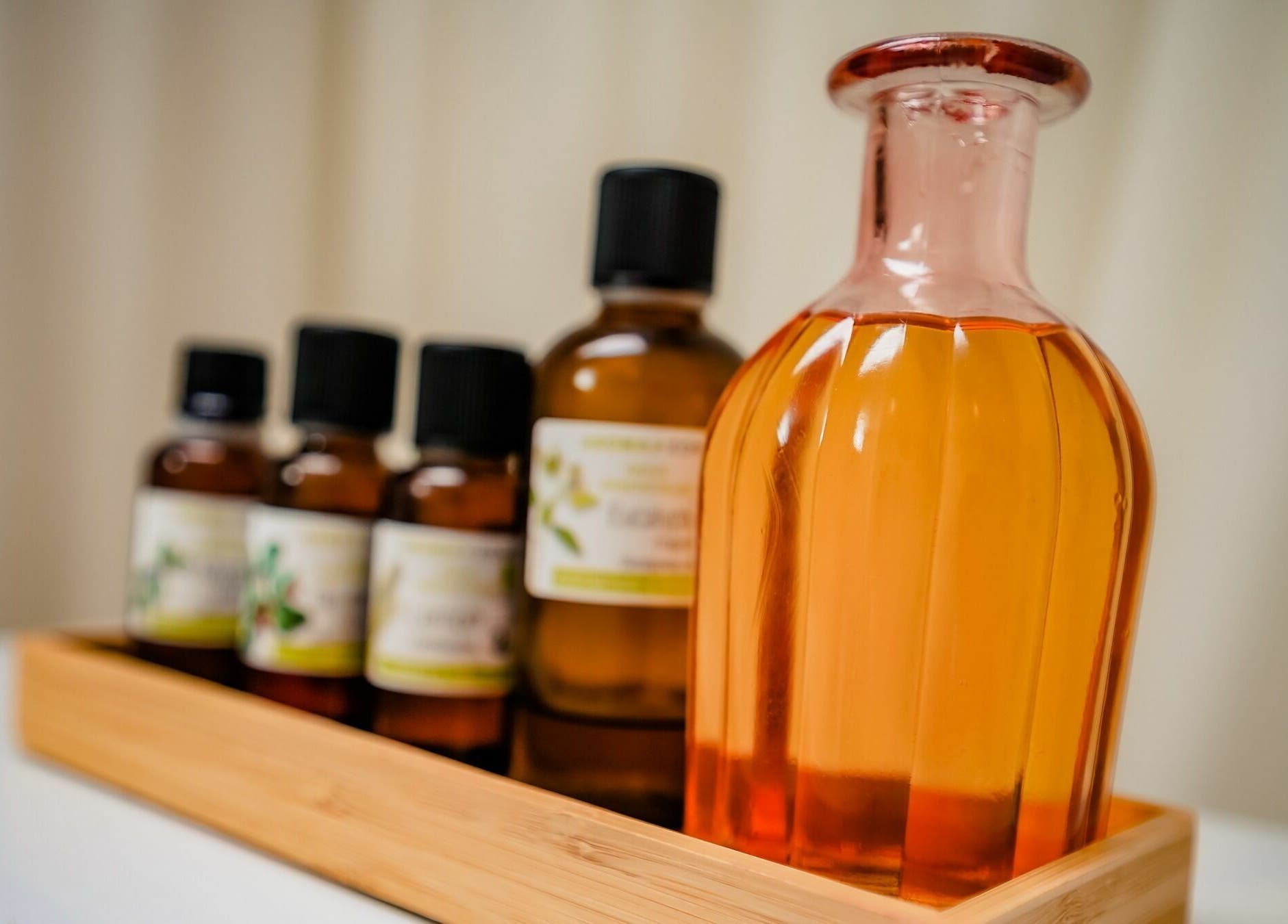 Uleiuri esențiale la Lotus Spa București, București, România, RO. Relaxare și frumusețe într-un cadru elegant.