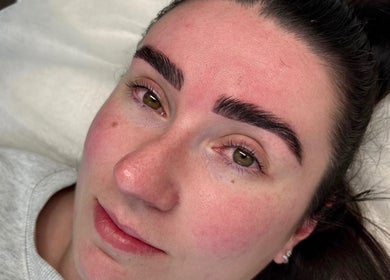 Expert eyebrow shaping at Saoirse Skin and Beauty in Melbourne, Victoria, AU. Achieve your perfect look today.