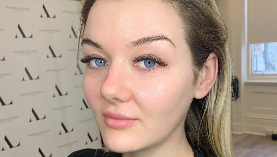 Ashleigh Jane Lashes, bilde 1