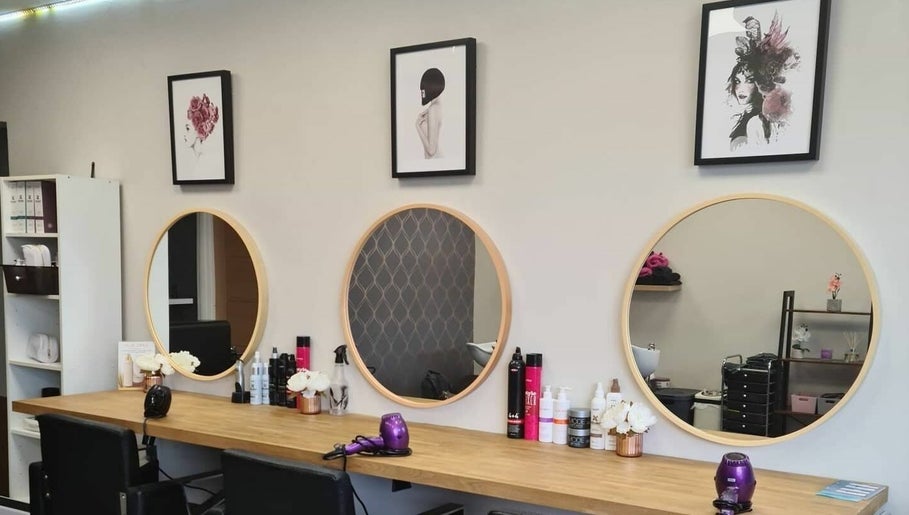 The Hair & Makeup Studio Ltd image 1