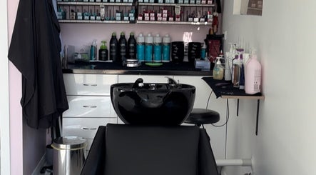 Laura J Hair Design Home Hairdresser Bild 2