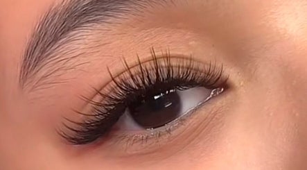 Moon Lashes & Brows (2) slika 2