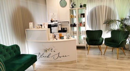 Black Swan Therapy & Spa Lounge