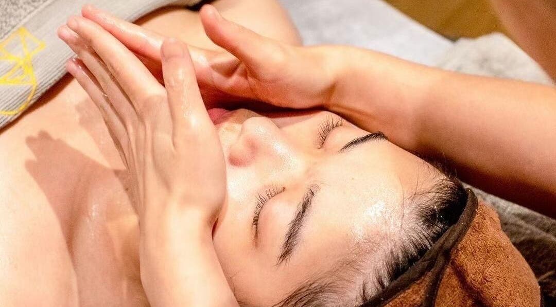 Relaxing facial massage at Five Elements Spa CBD, Melbourne, Victoria, AU for ultimate wellness experience.