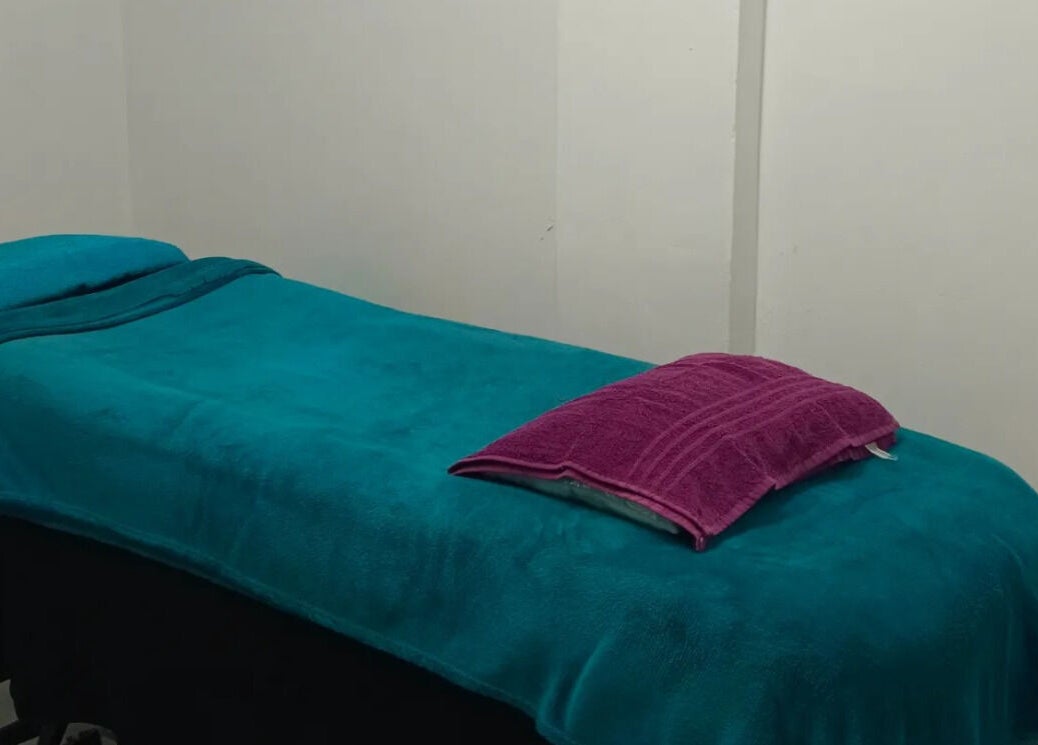 Relaxing massage room at Dare 2B Beautiful, Boksburg, Gauteng, ZA.