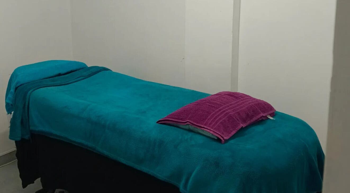 Relaxing massage room at Dare 2B Beautiful, Boksburg, Gauteng, ZA.