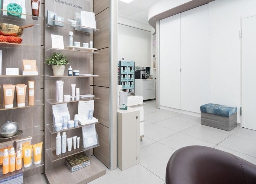 Interno di Caracalla Estetica Avanzata - Centro Estetico Lugano con prodotti di bellezza. Lugano, Ticino, CH.